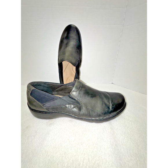 Collection by Clarks Ultimate Comfort Shoes Sz 9M Black Slip On Side Designs - Picture 2 of 11